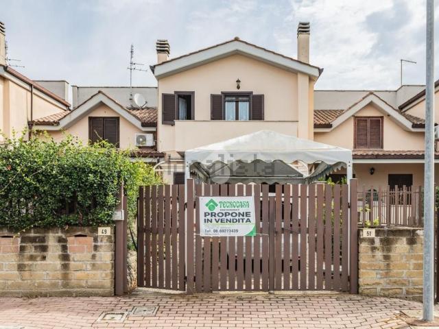 Villetta a schiera in vendita di 150 m² in Via G. Proietti Torreggiani, 49