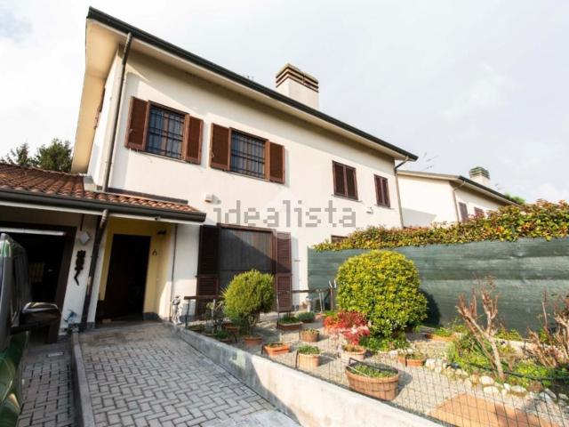 Villetta a schiera in vendita di 150 m² in Via delle Betulle, 15