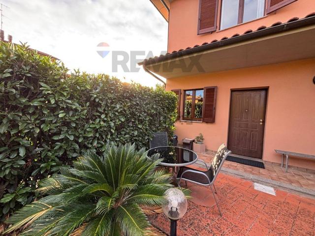 Villetta a schiera in vendita di 150 m² in Via delle Mimose, 26