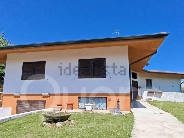 Villetta a schiera in vendita di 150 m² in Via Divisione Julia, 42