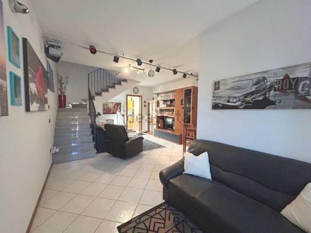 Villetta a schiera in vendita di 150 m² in Via Dinazzano