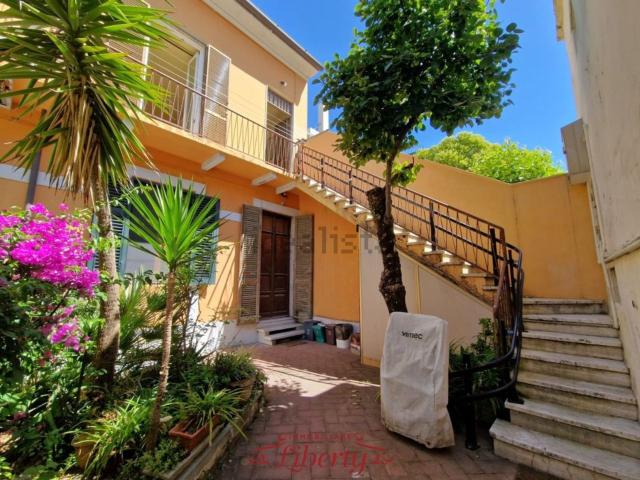 Villetta a schiera in vendita di 150 m² in Via Francesco Carrara