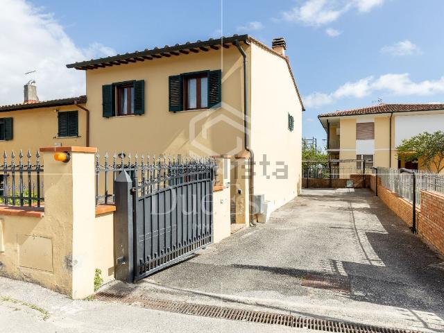 Villetta a schiera in vendita di 150 m² in Via Livornese