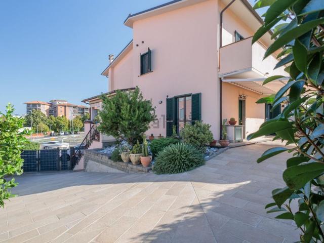 Villetta a schiera in vendita di 150 m² in Via Madre Teresa di Calcutta