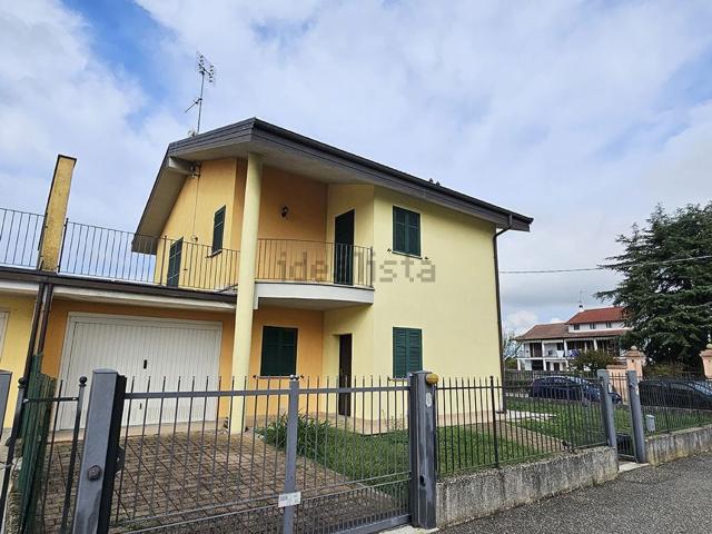Villetta a schiera in vendita di 150 m² in Via Melchiorre Deandreis, 36