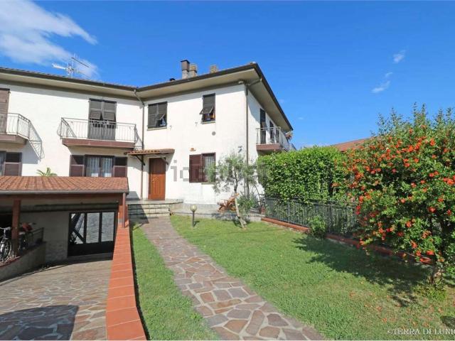 Villetta a schiera in vendita di 150 m² in Via Piano di Mocrone