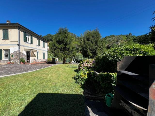 Villetta a schiera in vendita di 150 m² in Via Provinciale Spezia, 161