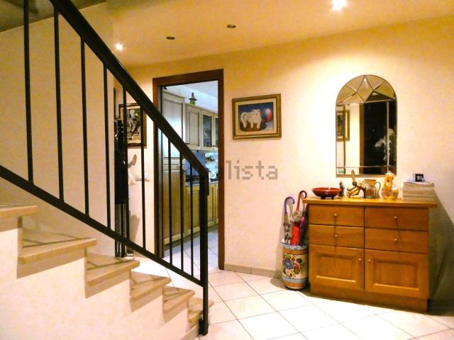 Villetta a schiera in vendita di 150 m² in Via Val d&apos Elsa