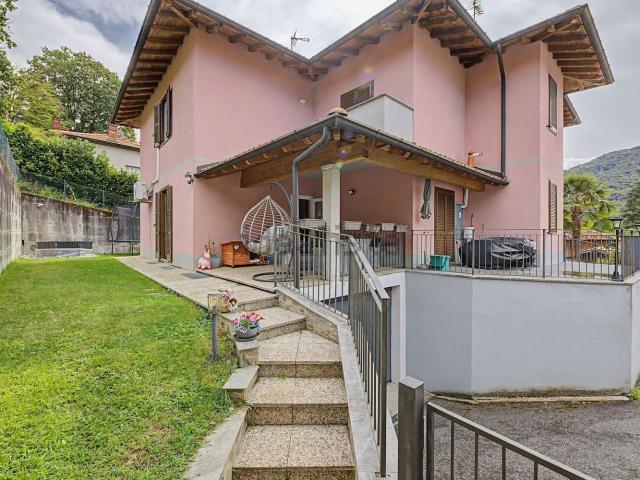 Villetta a schiera in vendita di 150 m² in Via Varesina, 11