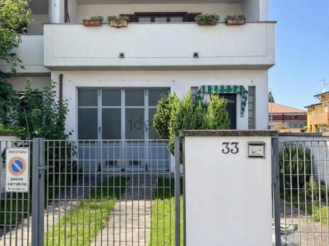 Villetta a schiera in vendita di 150 m² in Via Vittime della Pertite, 32