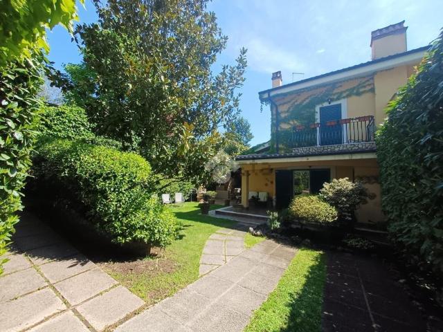 Case e ville in vendita di 150 m² in Viale L. Van Beethoven, 39