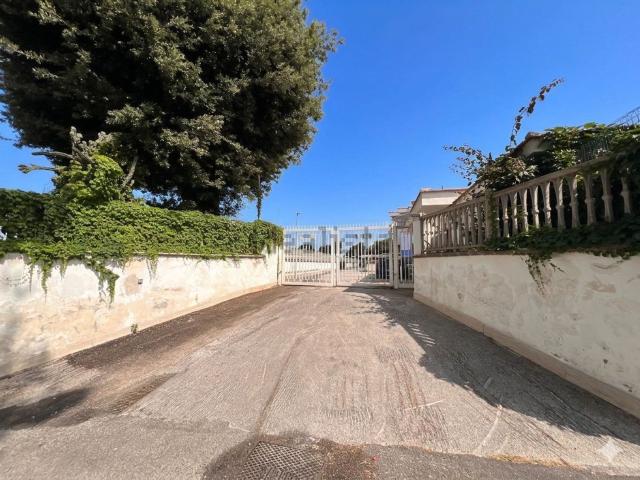 Villetta a schiera in vendita di 150 m² in Strada Provinciale Cuma Licola, 174