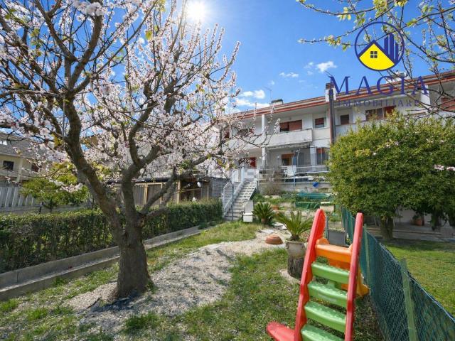Villetta a schiera in vendita di 151 m² in Via delle Begonie, 9