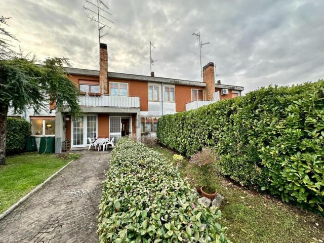 Villetta a schiera in vendita di 152 m² in Via Cividale