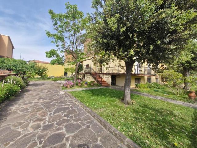 Villetta a schiera in vendita di 152 m² in Via Alcide De Gasperi