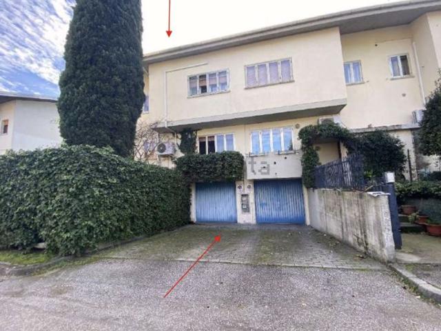 Villetta a schiera in vendita di 152 m² in Via B. Buozzi, 38
