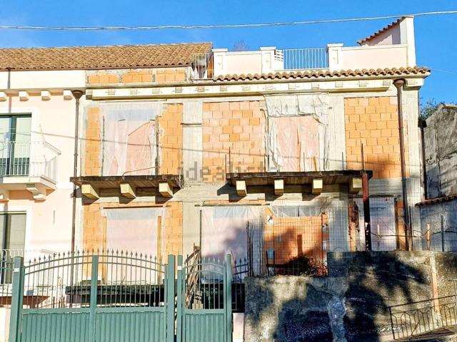 Villetta a schiera in vendita di 152 m² in Via Gen. Salvatore Pennisi