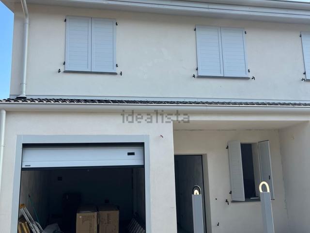 Villetta a schiera in vendita di 152 m² in Via Don Sperindio Bolognesi
