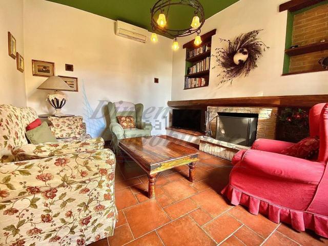 Villetta a schiera in vendita di 152 m² in Via delle Capanne, 10