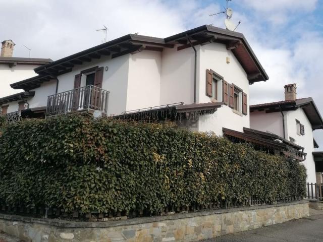 Villetta a schiera in vendita di 152 m² in Via delle Ginestre
