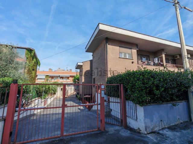 Villetta a schiera in vendita di 152 m² in Via Eugenio Fava