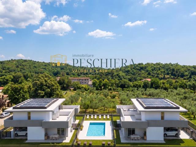 Villetta a schiera in vendita di 152 m² in Via Fenili