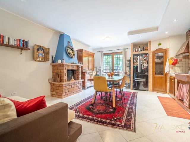 Villetta a schiera in vendita di 152 m² in Via Mandela, 6