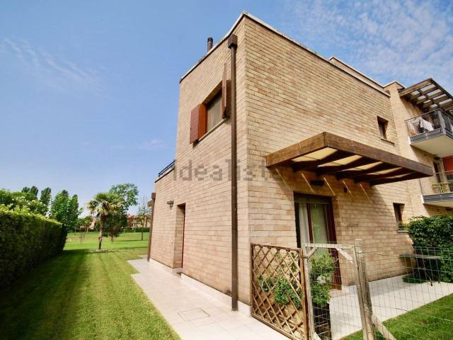 Villetta a schiera in vendita di 152 m² in Via Peter Reichegger