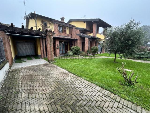 Villetta a schiera in vendita di 152 m² in Via XXV Aprile, 34