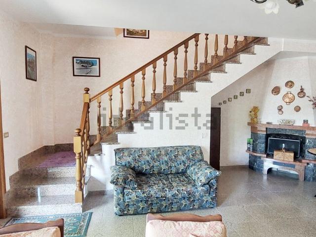 Villetta a schiera in vendita di 152 m² in Località Ceriseto, 11
