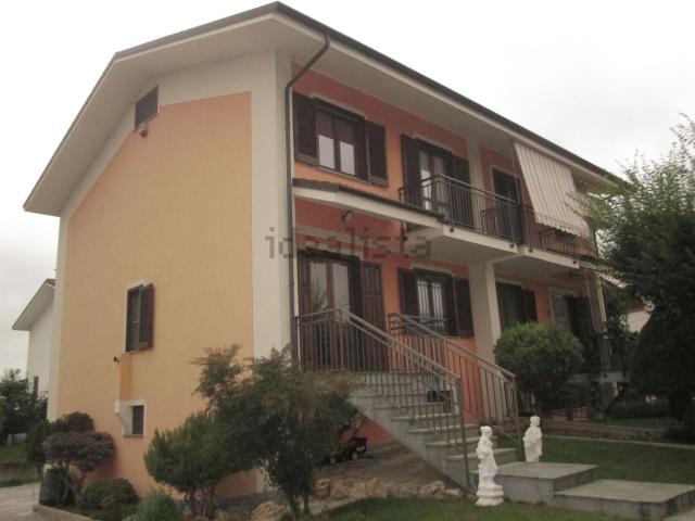 Villetta a schiera in vendita di 153 m² in Via Pellengo, 27