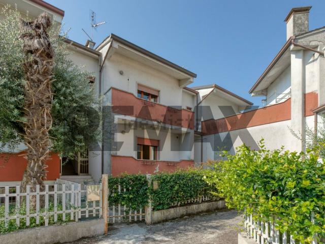 Villetta a schiera in vendita di 154 m²