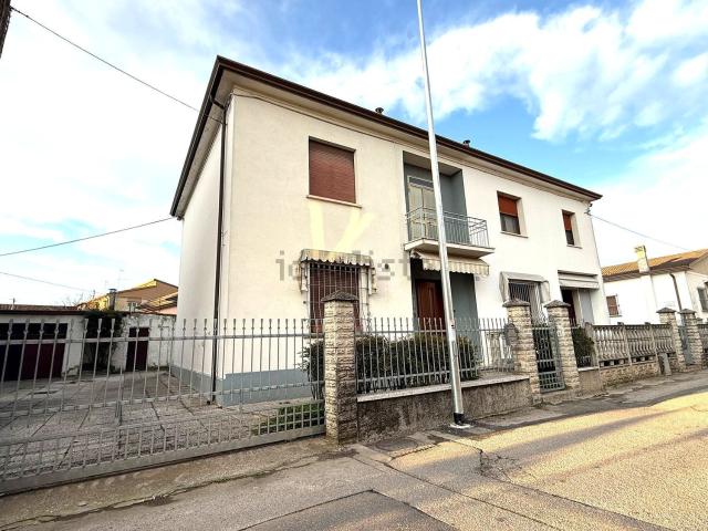 Villetta a schiera in vendita di 154 m² in Via Giuseppe Garibaldi, 52