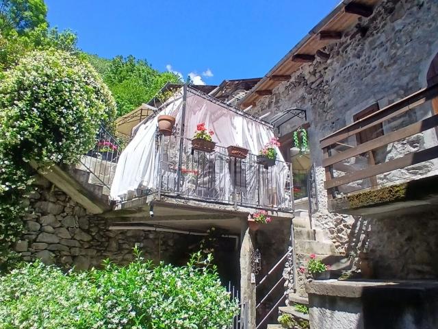 Villetta a schiera in vendita di 154 m² in Via Vecchia, 25