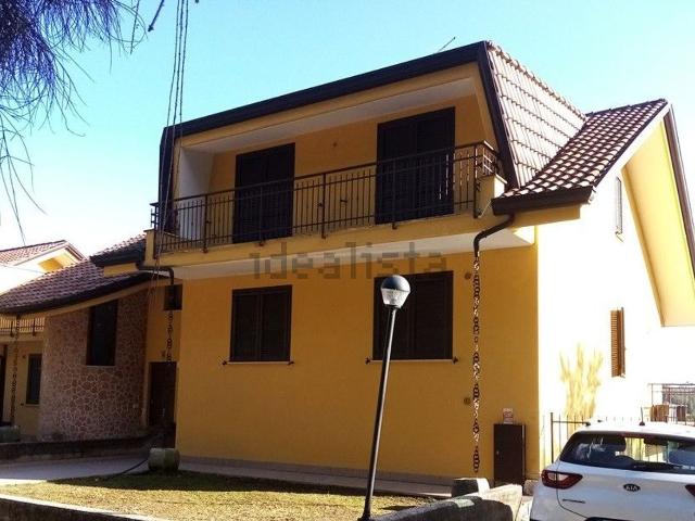 Villetta a schiera in vendita di 154 m² in Circonvallazione Prima, 17