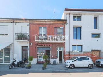 Villetta a schiera in vendita di 155 m² in Via Cornelia