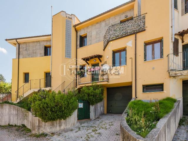 Villetta a schiera in vendita di 155 m² in Via Cassano, 30