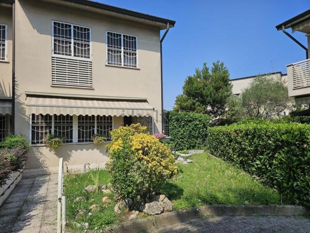 Villetta a schiera in vendita di 155 m² in Via Nazario Sauro