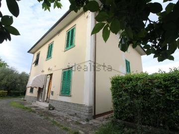 Villetta a schiera in vendita di 155 m² in Via Sottopoggio per San Donato, 23
