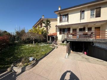 Villetta a schiera in vendita di 156 m² in Via G. Giusti, 7
