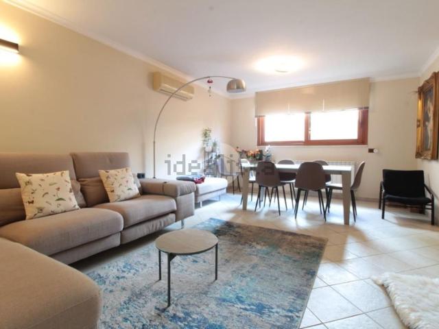 Villetta a schiera in vendita di 156 m² in Via Madrid
