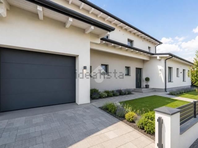 Villetta a schiera in vendita di 157 m² in Via delle Chiaviche