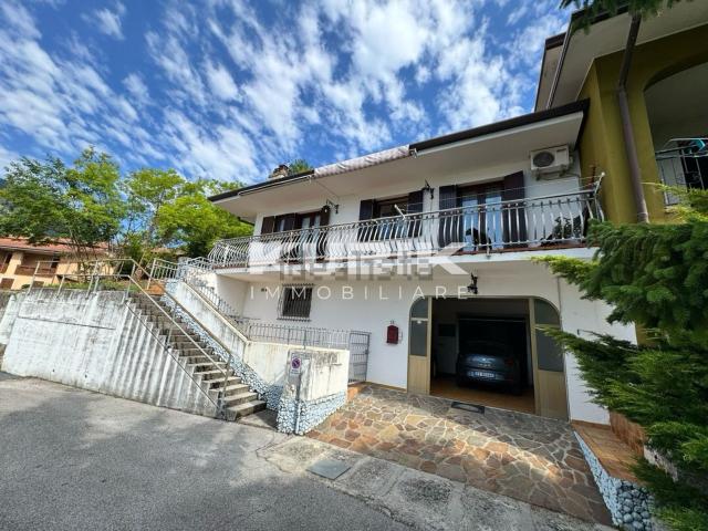 Villetta a schiera in vendita di 157 m² in Via Muniz