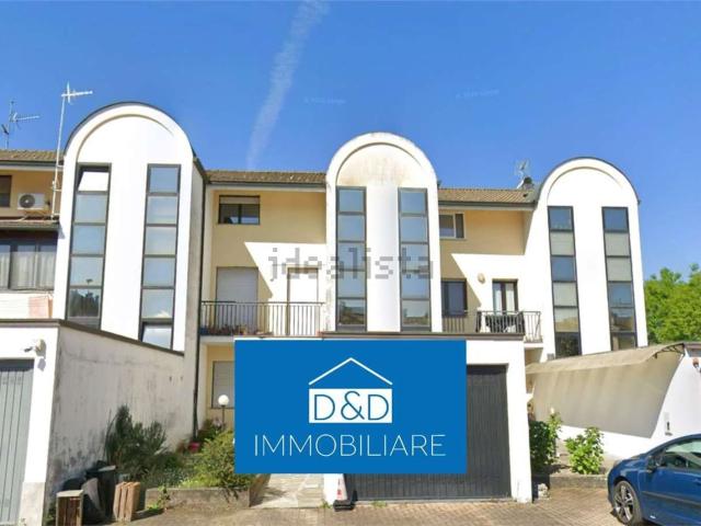 Villetta a schiera in vendita di 158 m² in Via Aldo Moro, 8