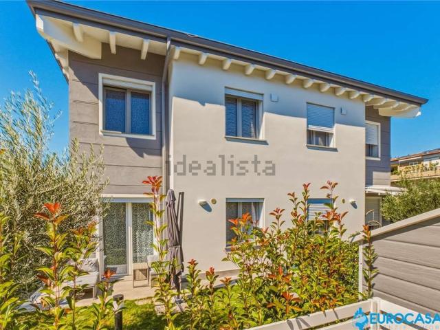 Villetta a schiera in vendita di 158 m² in Via della Giustizia, 21