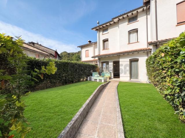 Villetta a schiera in vendita di 158 m² in Via Lora di Sopra, 691