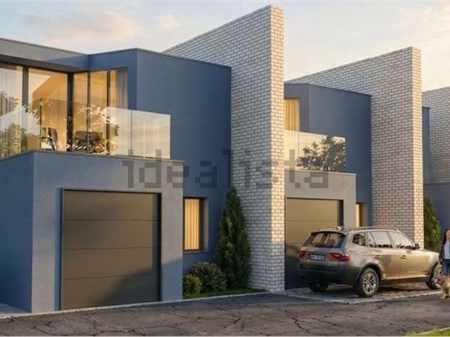Villetta a schiera in vendita di 158 m² in Via Lago di Lugano