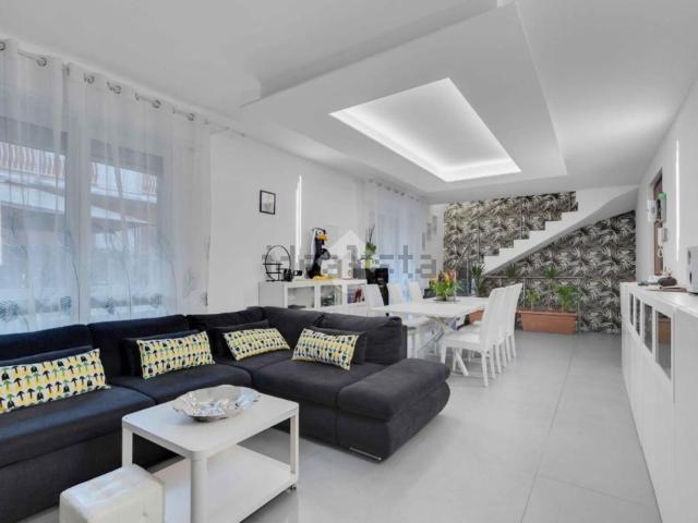 Villetta a schiera in vendita di 158 m² in Via Massimo D&apos Azeglio, 17