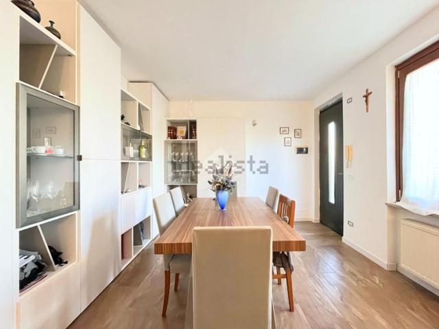 Villetta a schiera in vendita di 160 m² in Via Cesare Pavese, 21