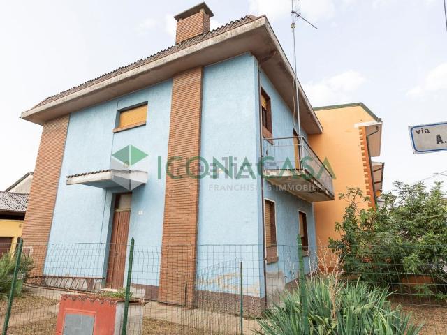 Villetta a schiera in vendita di 160 m² in Via Alessandro Manzoni